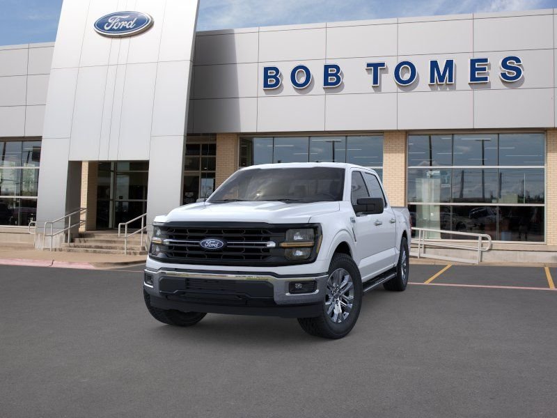 New 2026 Oxford White Ford XLT image 2