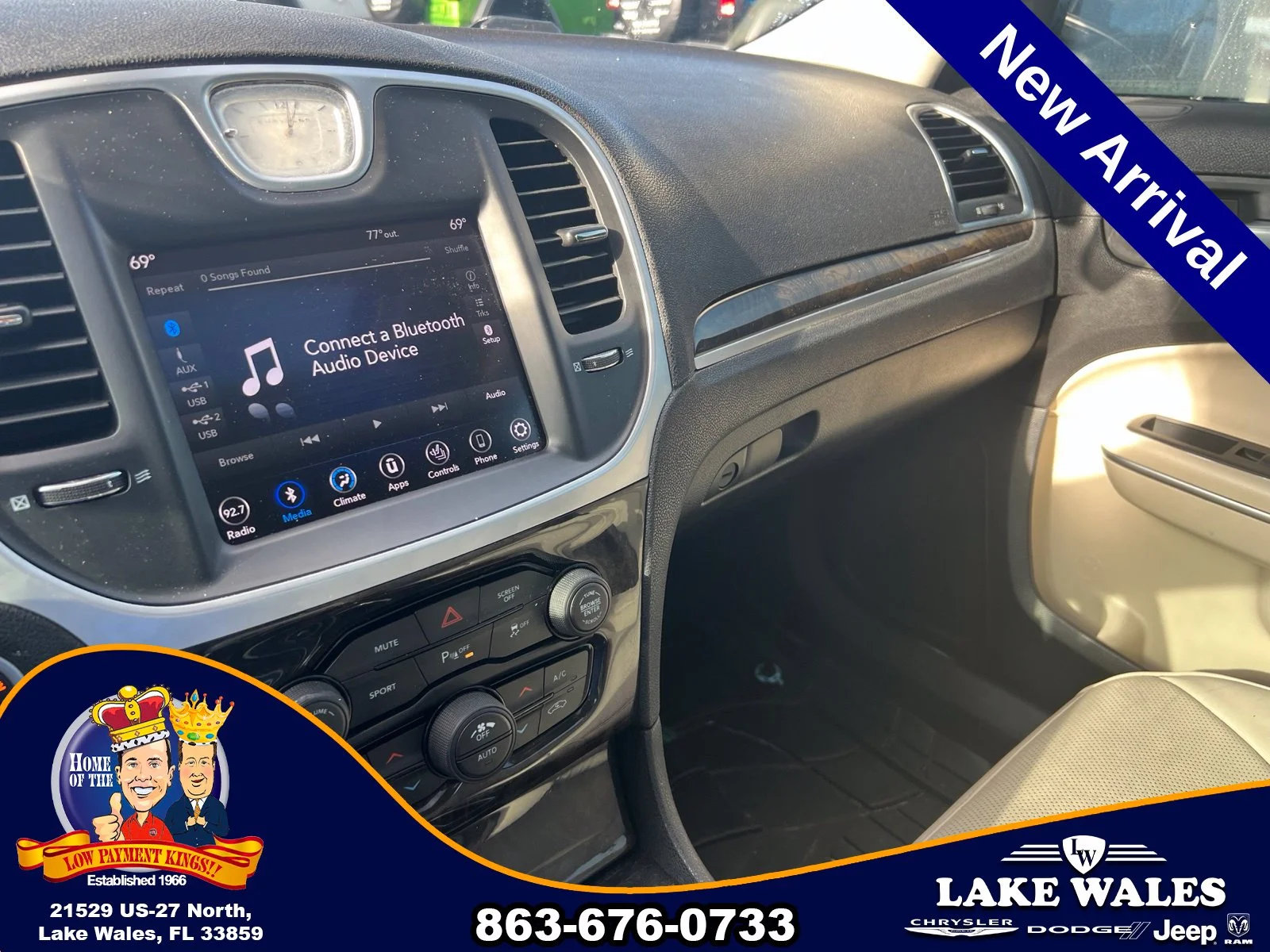 Used 2019 Black Chrysler Limited image 10