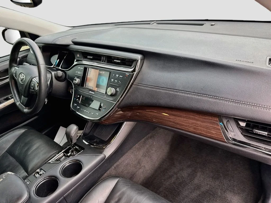 Used 2013 Gray Toyota XLE image 37