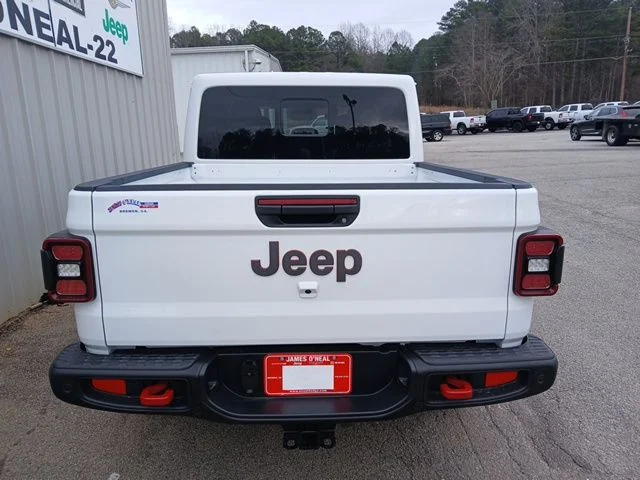 New 2026 Bright White Clear-Coat Exterior Paint Jeep Rubicon image 4