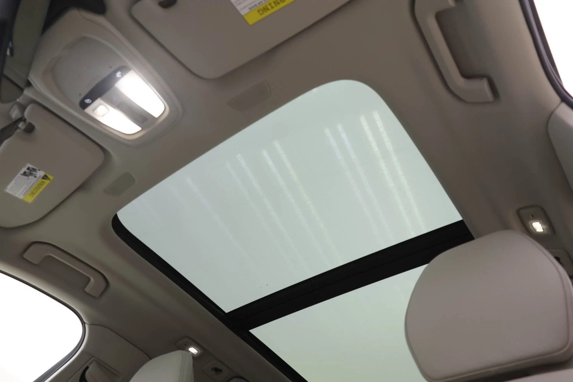 2025 Volvo XC60 Plus - Photo 15