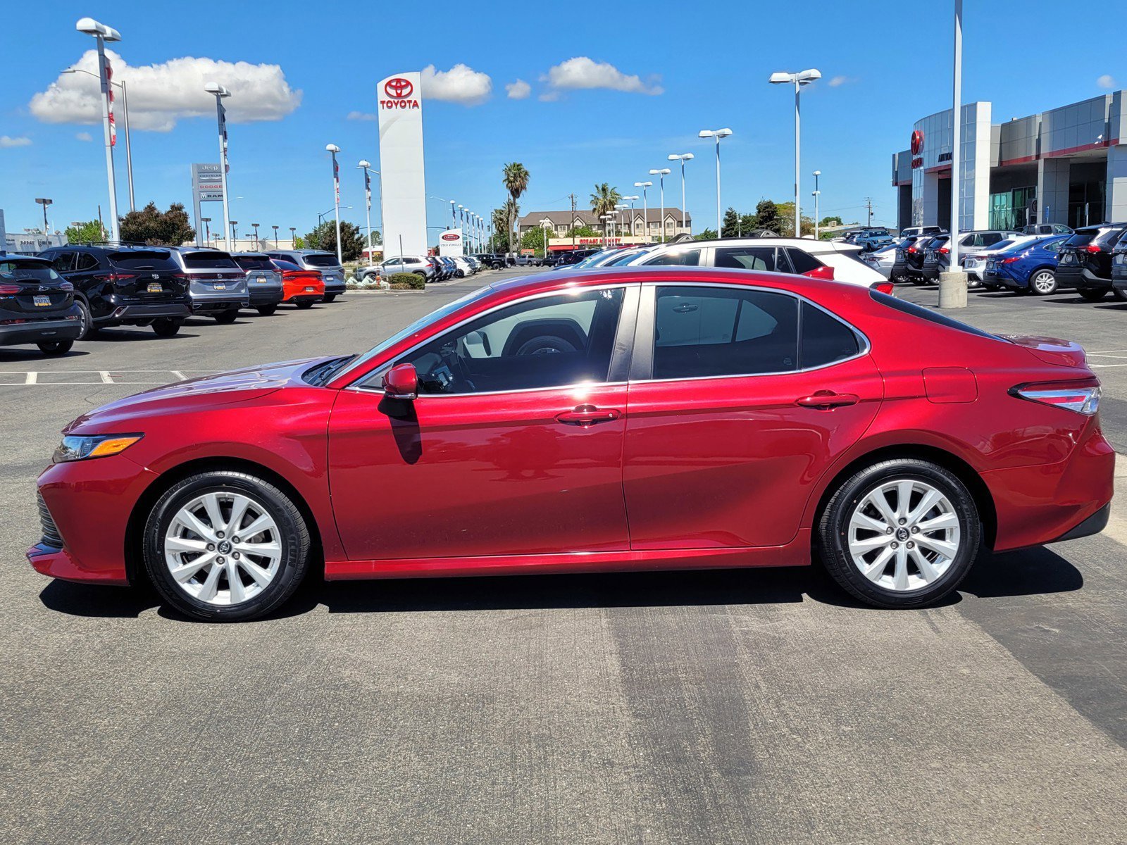 Used 2019 Red Toyota  image 7