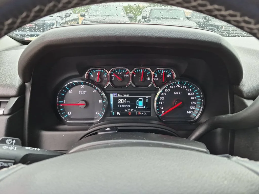 Used 2019 SHADOW GRAY METALLIC Chevrolet LT image 26
