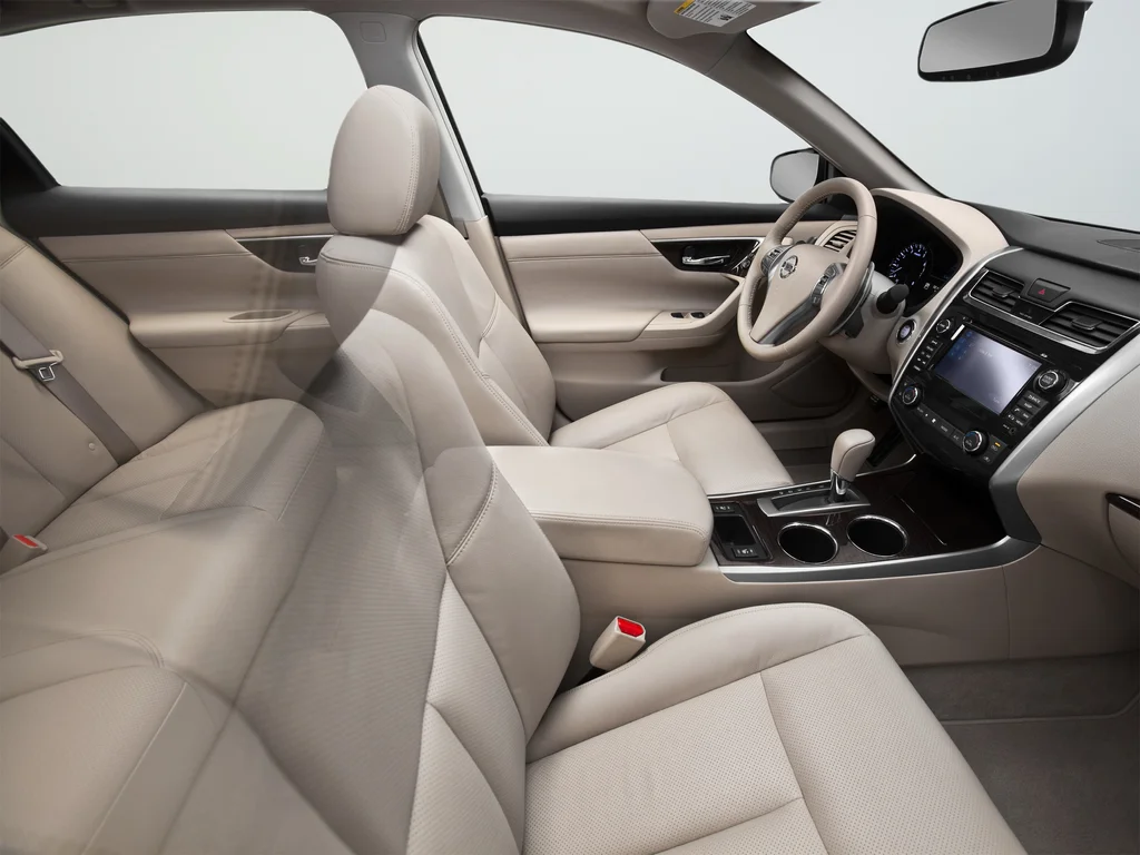 Used 2013 Blue Nissan 2.5 S image 45
