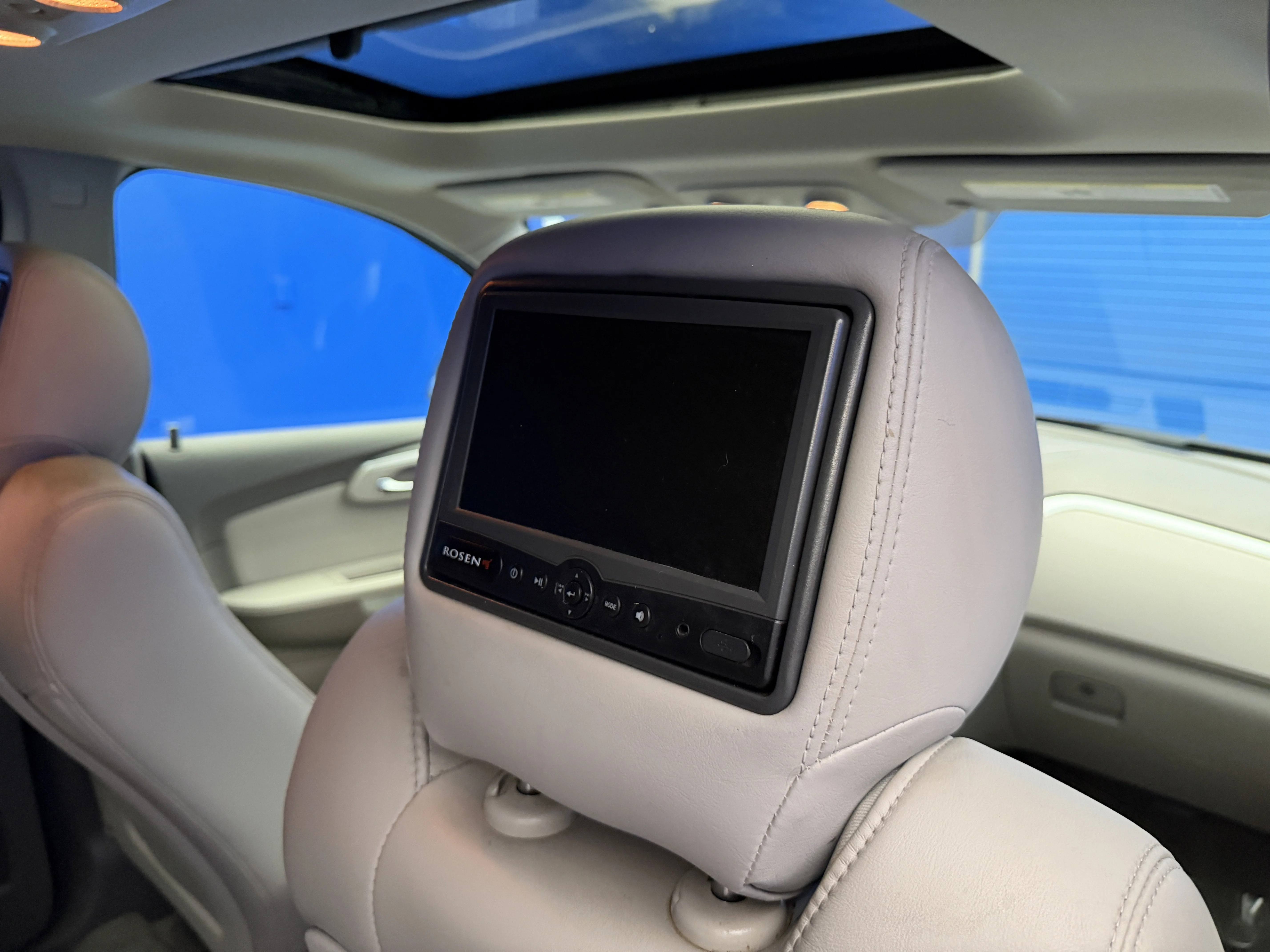 Used 2011 Dark Blue Metallic Chevrolet LT w/2LT image 31