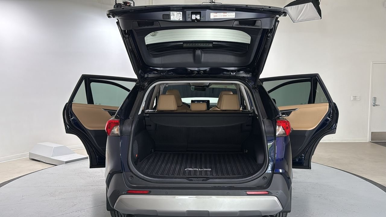 Certified Used 2025  Toyota Limited image 16