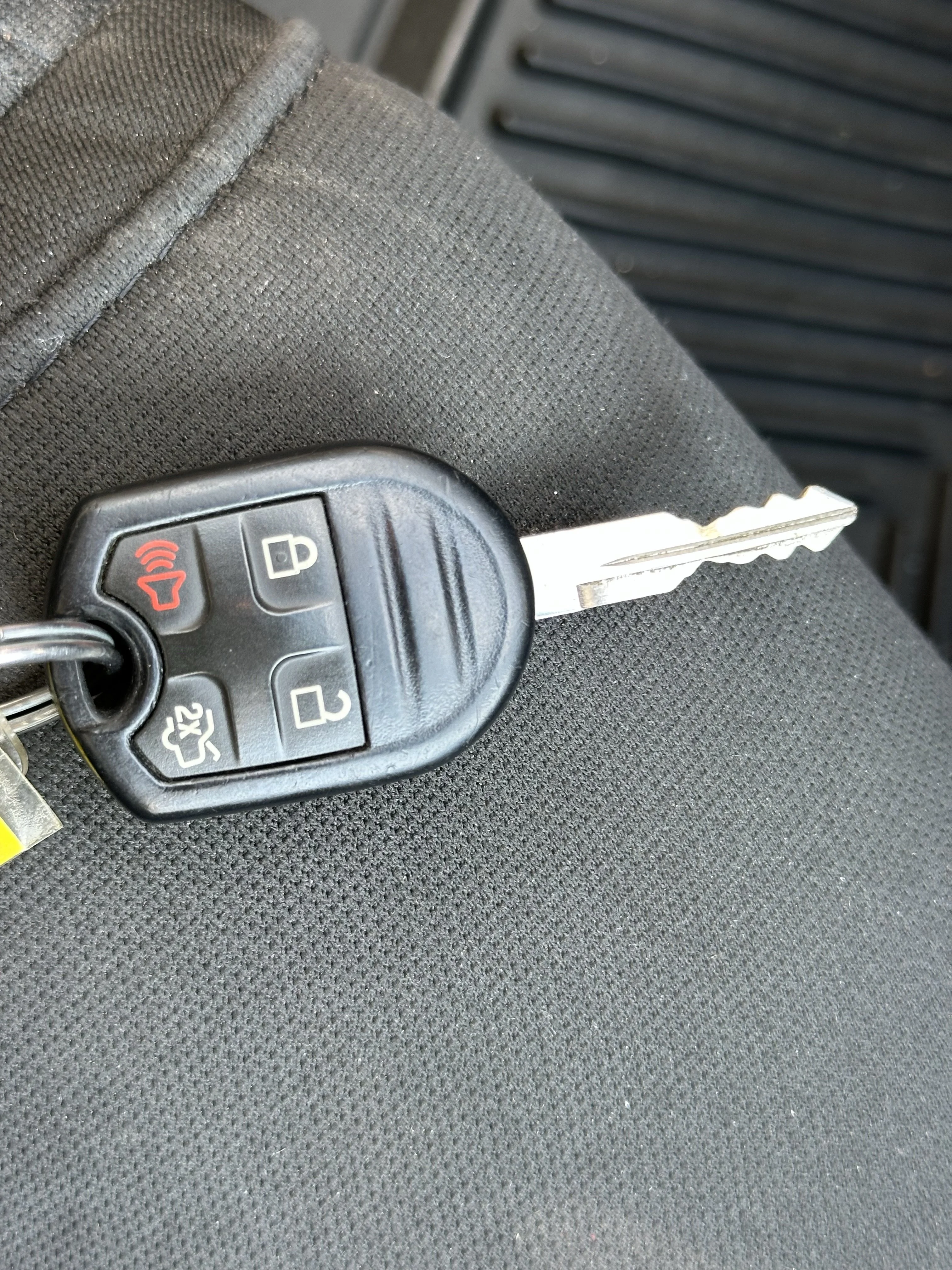 Used 2014 Red Ford V6 image 17