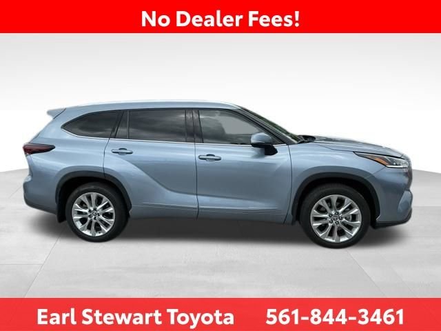 Used 2024  Toyota Limited image 4
