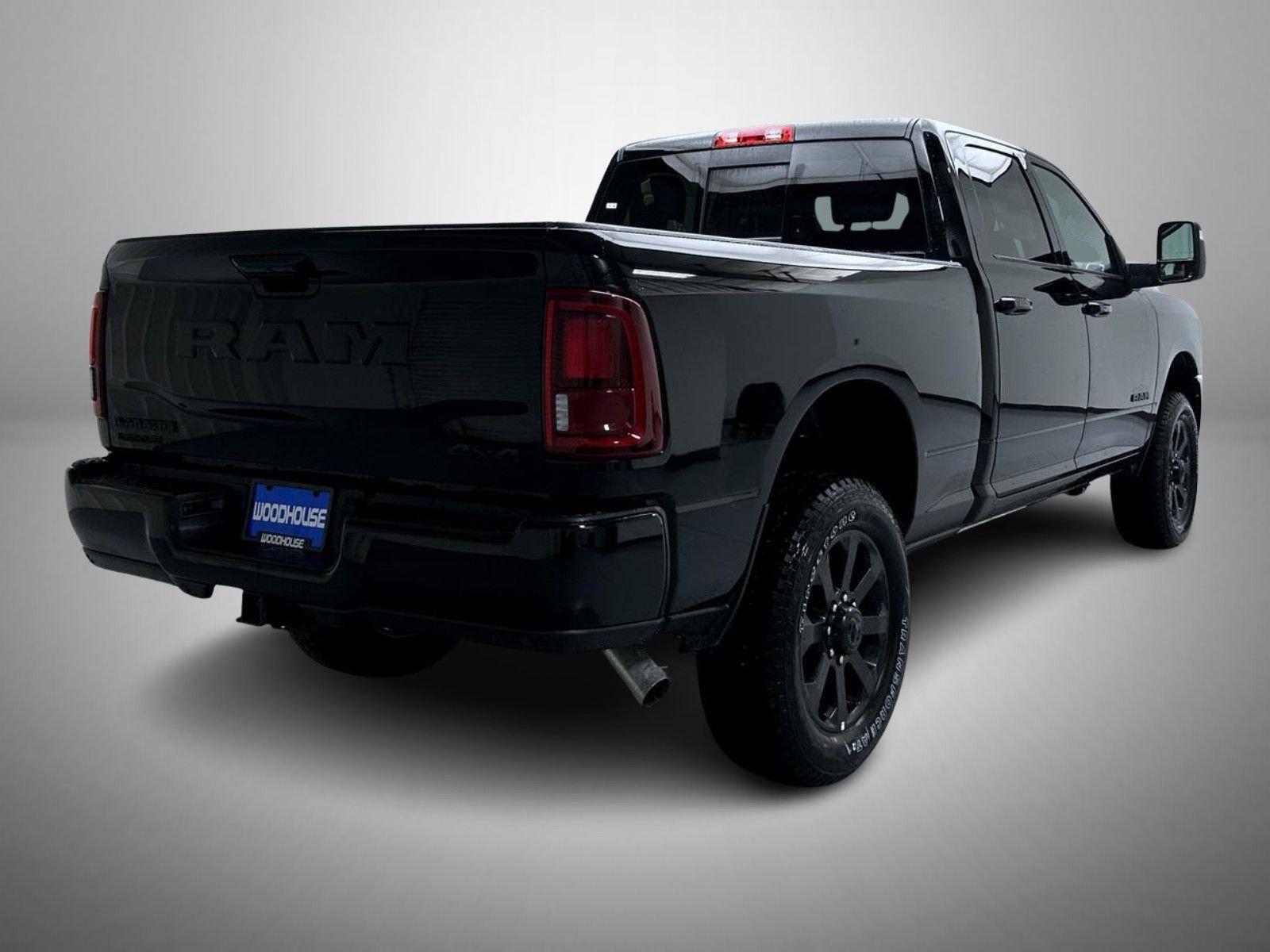 New 2026 Diamond Black Crystal Pearl-Coat Exterior Paint RAM Laramie image 5