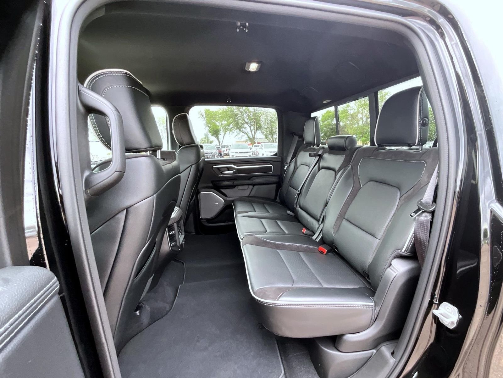 New 2026 Diamond Black Crystal Pearl-Coat Exterior Paint RAM Laramie image 12