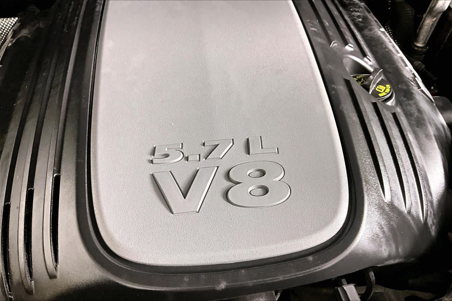 Used 2020 Granite Crystal Metallic Clearcoat Jeep Overland image 32
