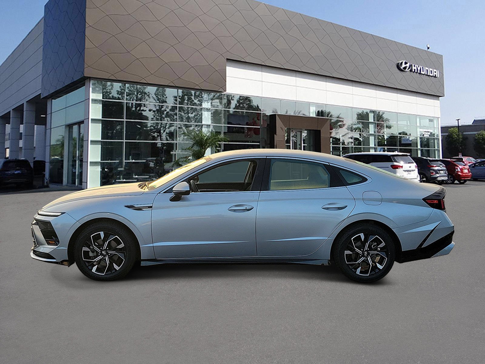 Certified Used 2024 Aero Silver Hyundai SEL image 3