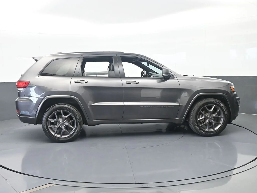 Used 2021 Granite Crystal Metallic Clearcoat Jeep Limited image 6
