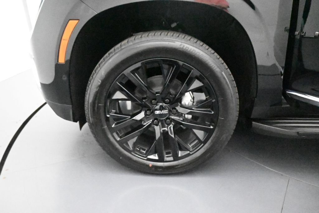 New 2026 Onyx Black GMC Elevation image 6