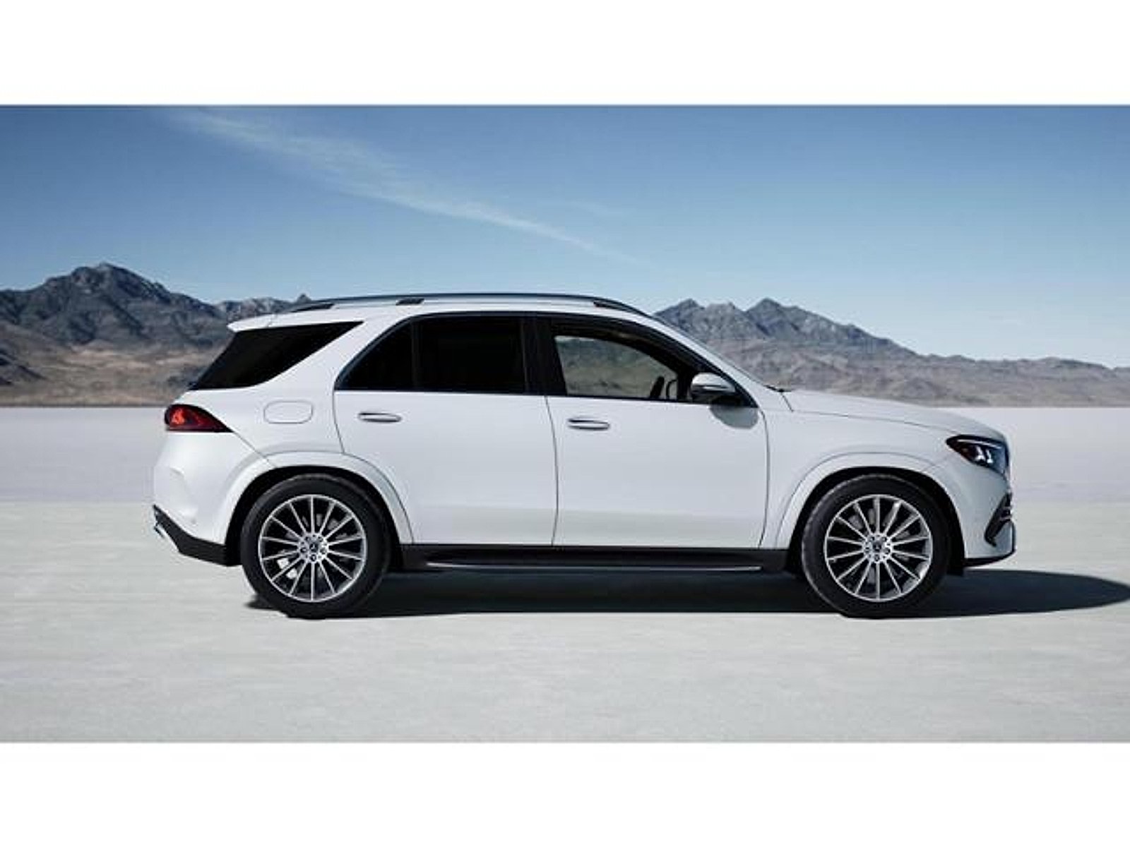 New 2027 MANUFAKTUR Moonlight White Metallic Mercedes-Benz GLE 450 image 2