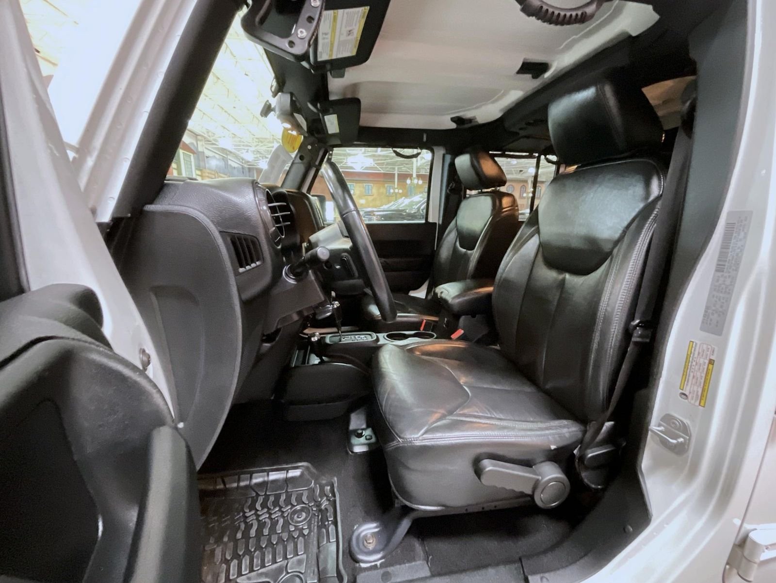 Used 2017 White Jeep Unlimited Sahara image 10
