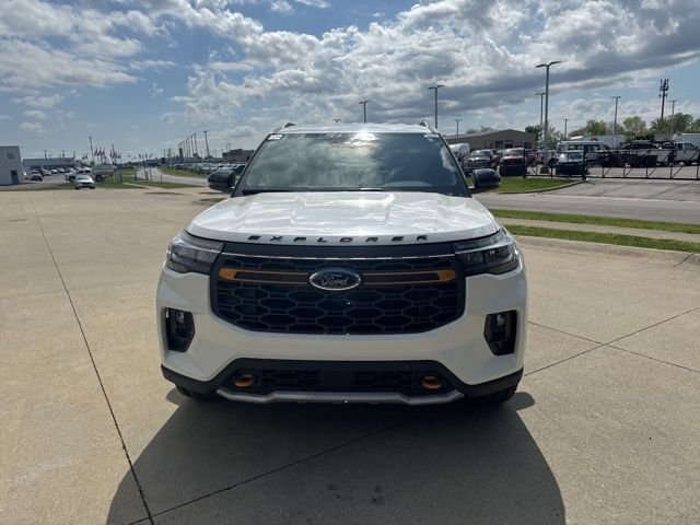 New 2026 Star White Metallic Tri-Coat Ford Tremor® image 10