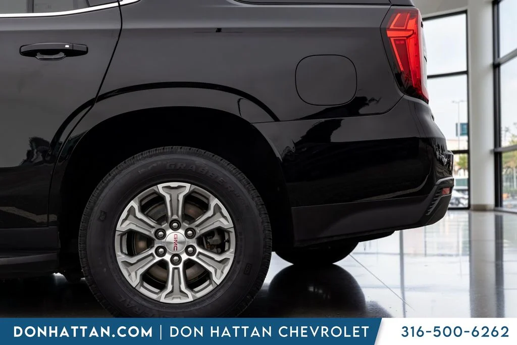 Used 2022 Black GMC SLE image 30
