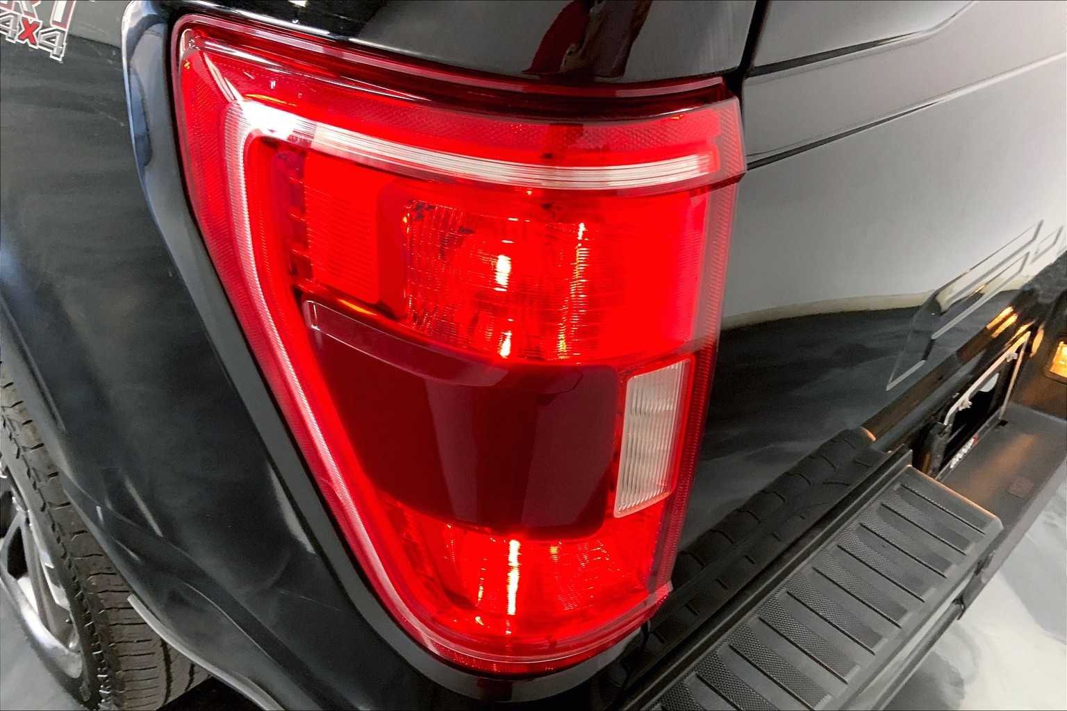 Used 2022 Agate Black Metallic Ford XLT image 24