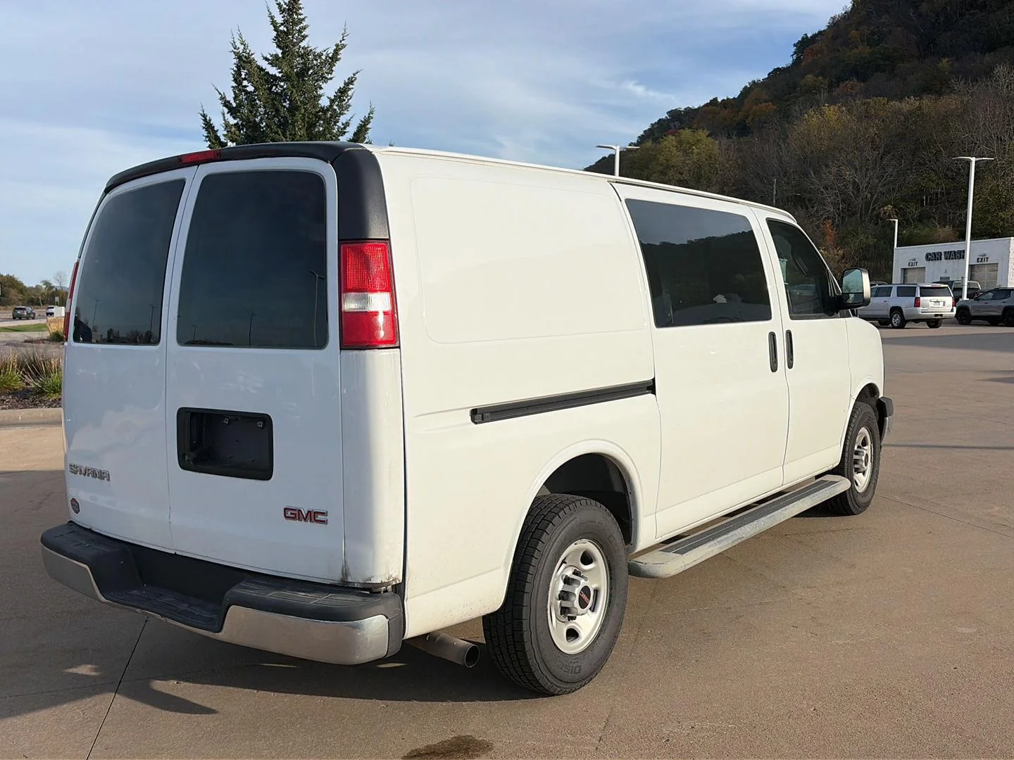 Used 2019 SUMMIT WHITE GMC VAN 2500 RWD 135" image 3