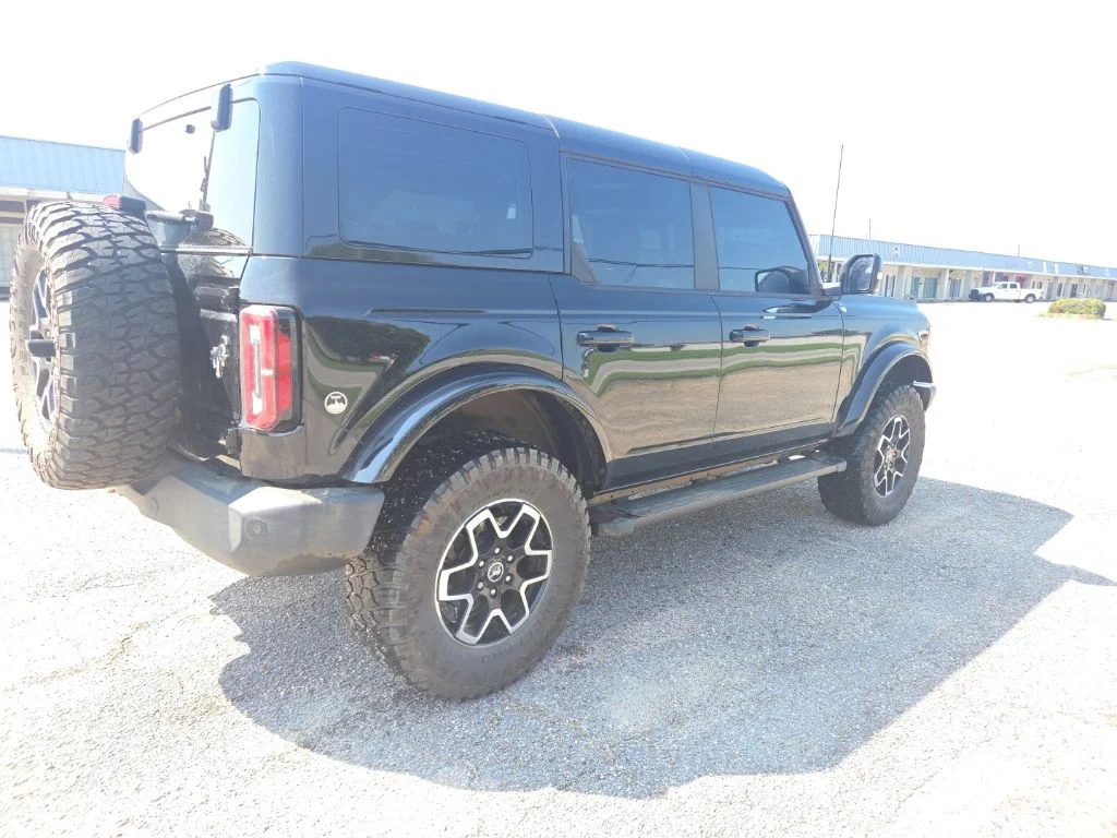 Used 2024 Shadow Black Ford Outer Banks image 7