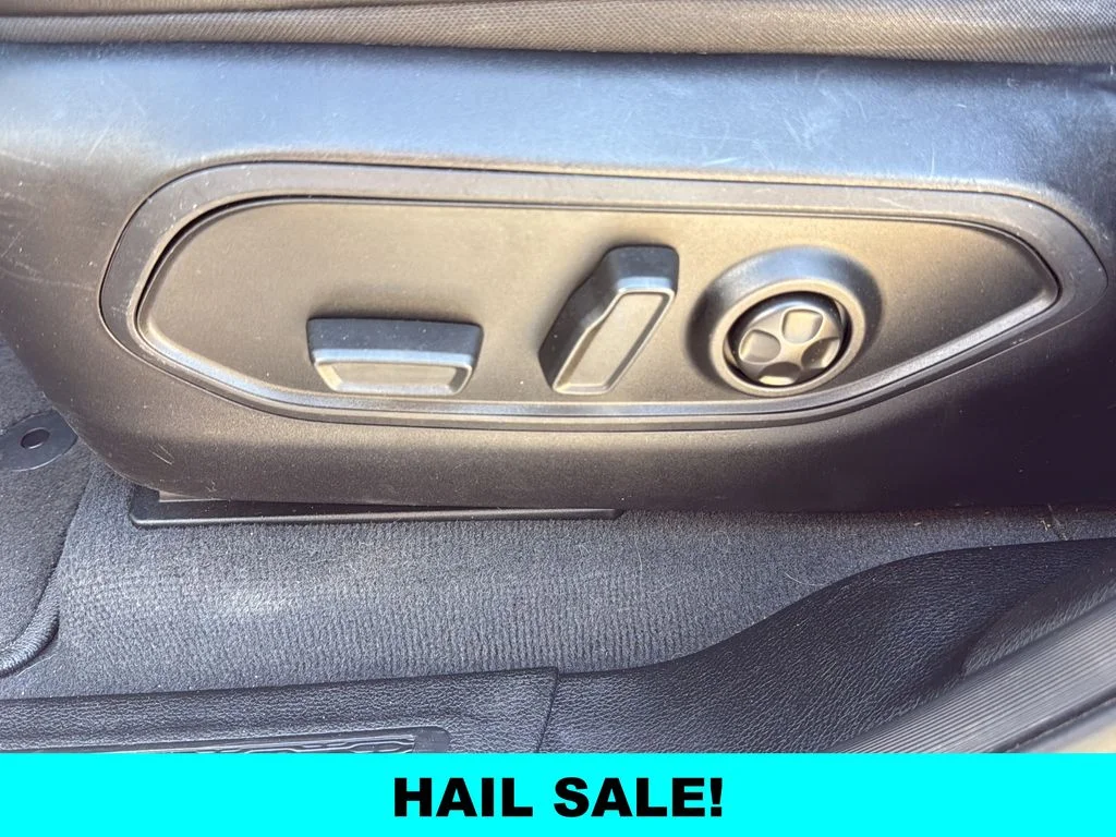 Used 2023 Silver Jeep Altitude image 27