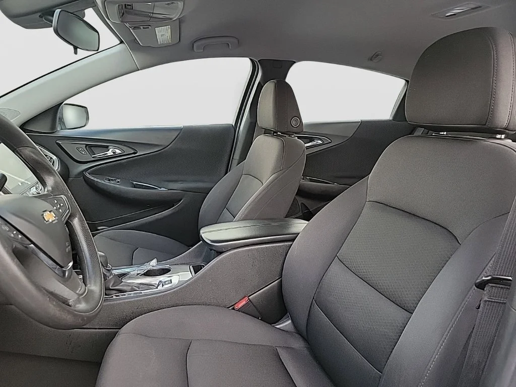 Used 2024 White Chevrolet LT image 12