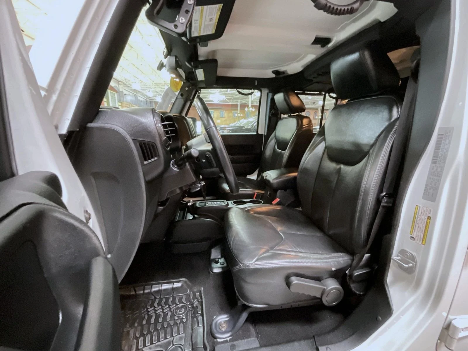 Used 2017 White Jeep Unlimited Sahara image 10