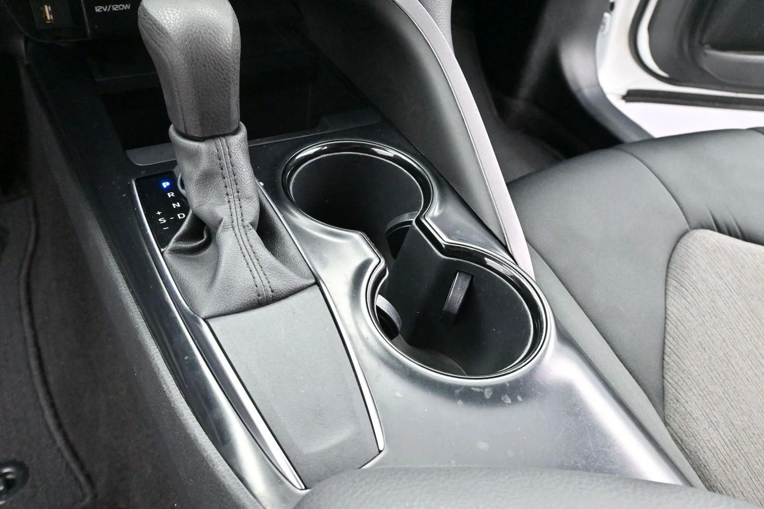 Used 2020 Super White Toyota LE image 18