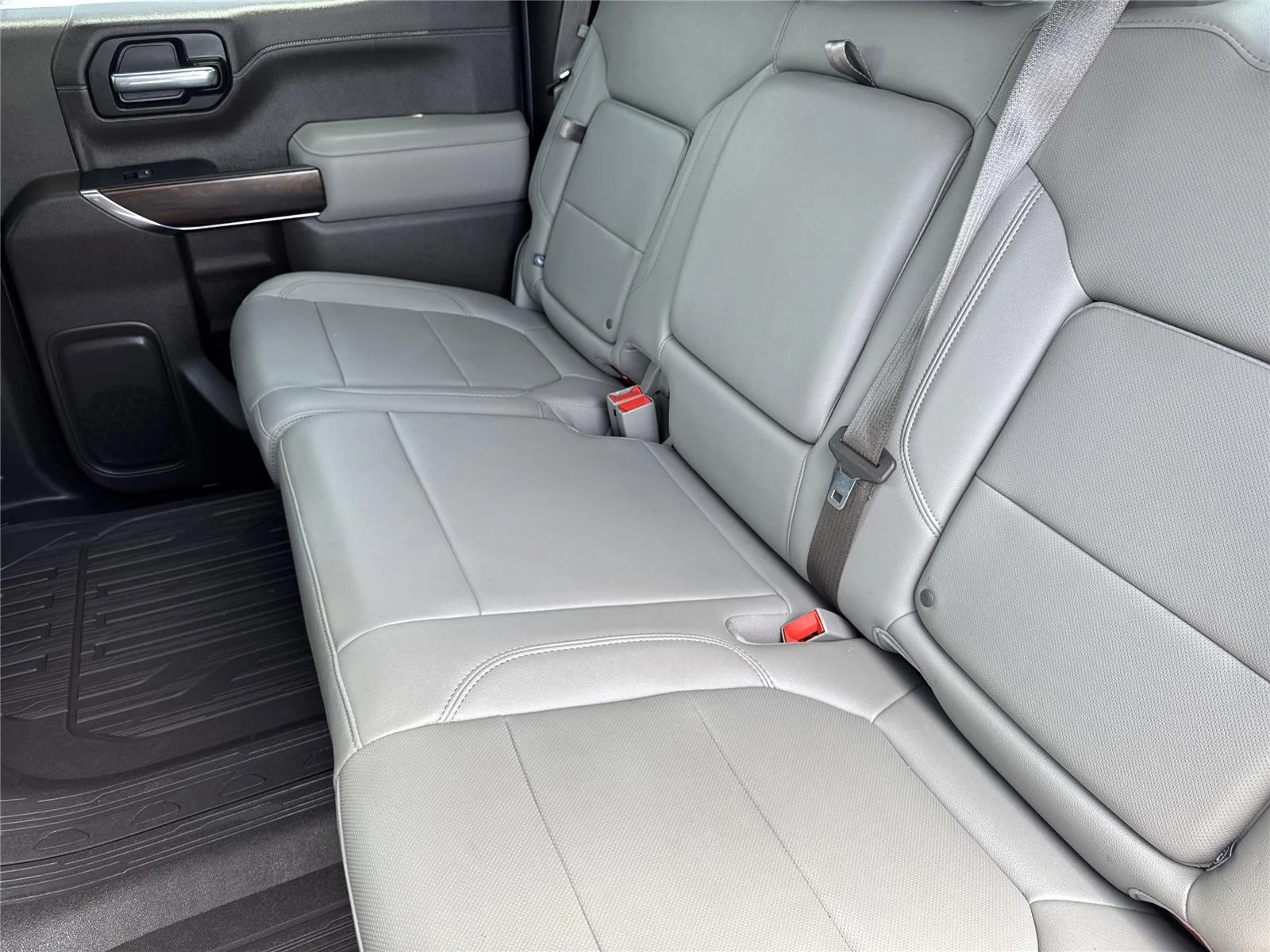 Used 2021 CAYENNE RED TINTCOAT GMC SLT image 31