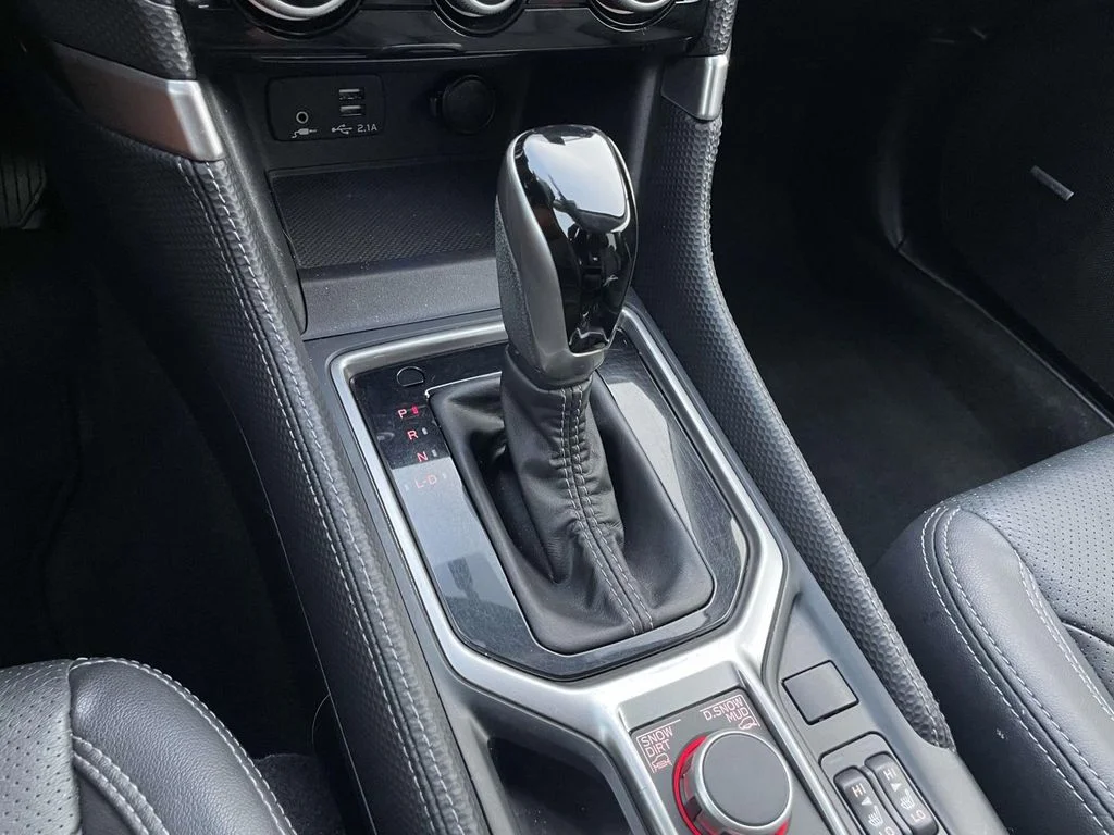 Used 2020 Ice Silver Metallic Subaru Limited image 22