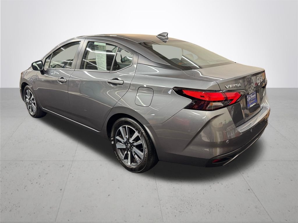Used 2025 Gun Metallic Nissan 1.6 SV image 4