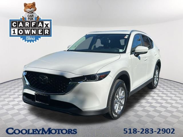 2023 Mazda CX-5 S Preferred package Auto AWD's photo