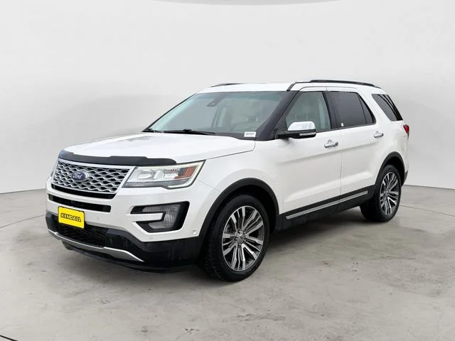 Used 2017 White Ford Platinum image 1