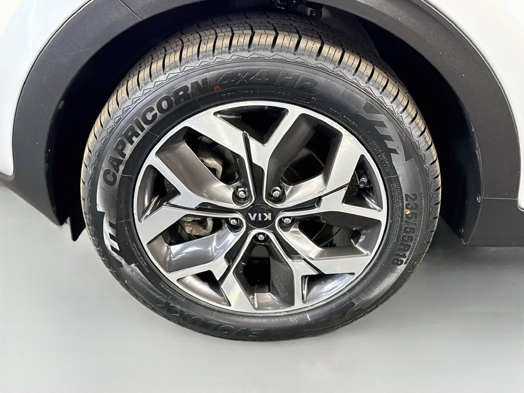 Used 2020 Sparkling Silver Kia EX image 34