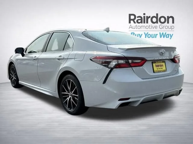 Used 2023 Ice Cap Toyota SE image 5