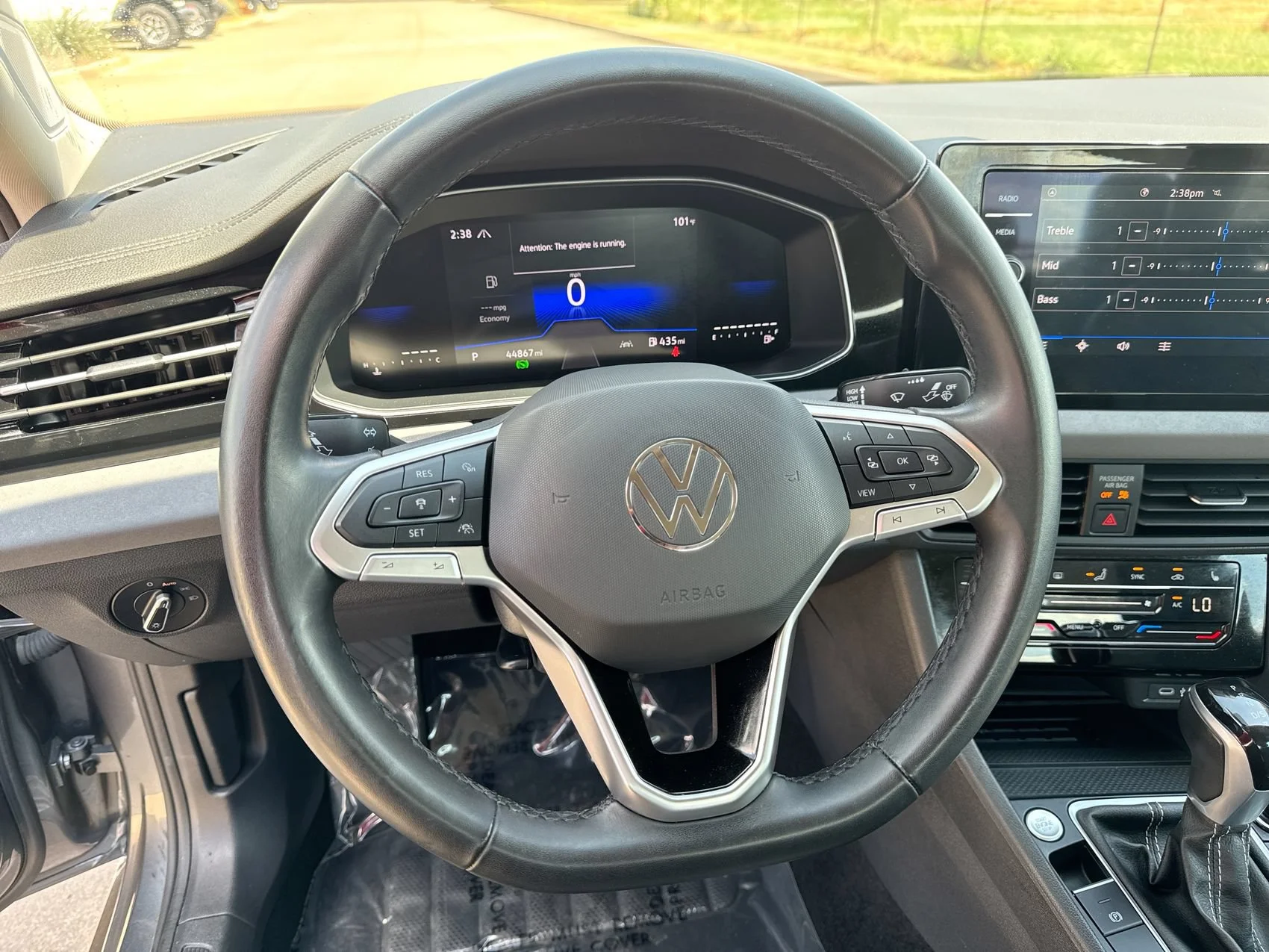 Used 2025 Gray Volkswagen SE image 14