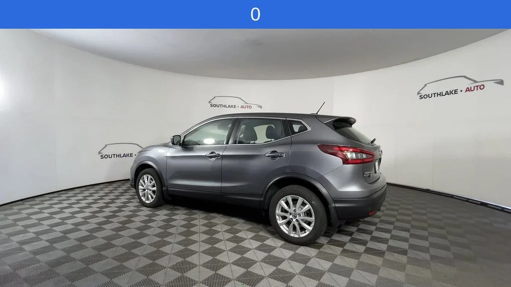 Used 2022 Gray Nissan S image 8