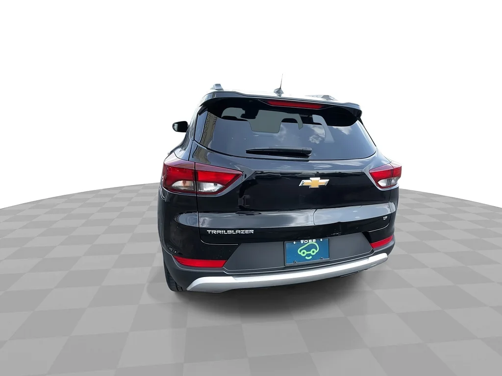 Used 2023 Mosaic Black Metallic Chevrolet LT image 8