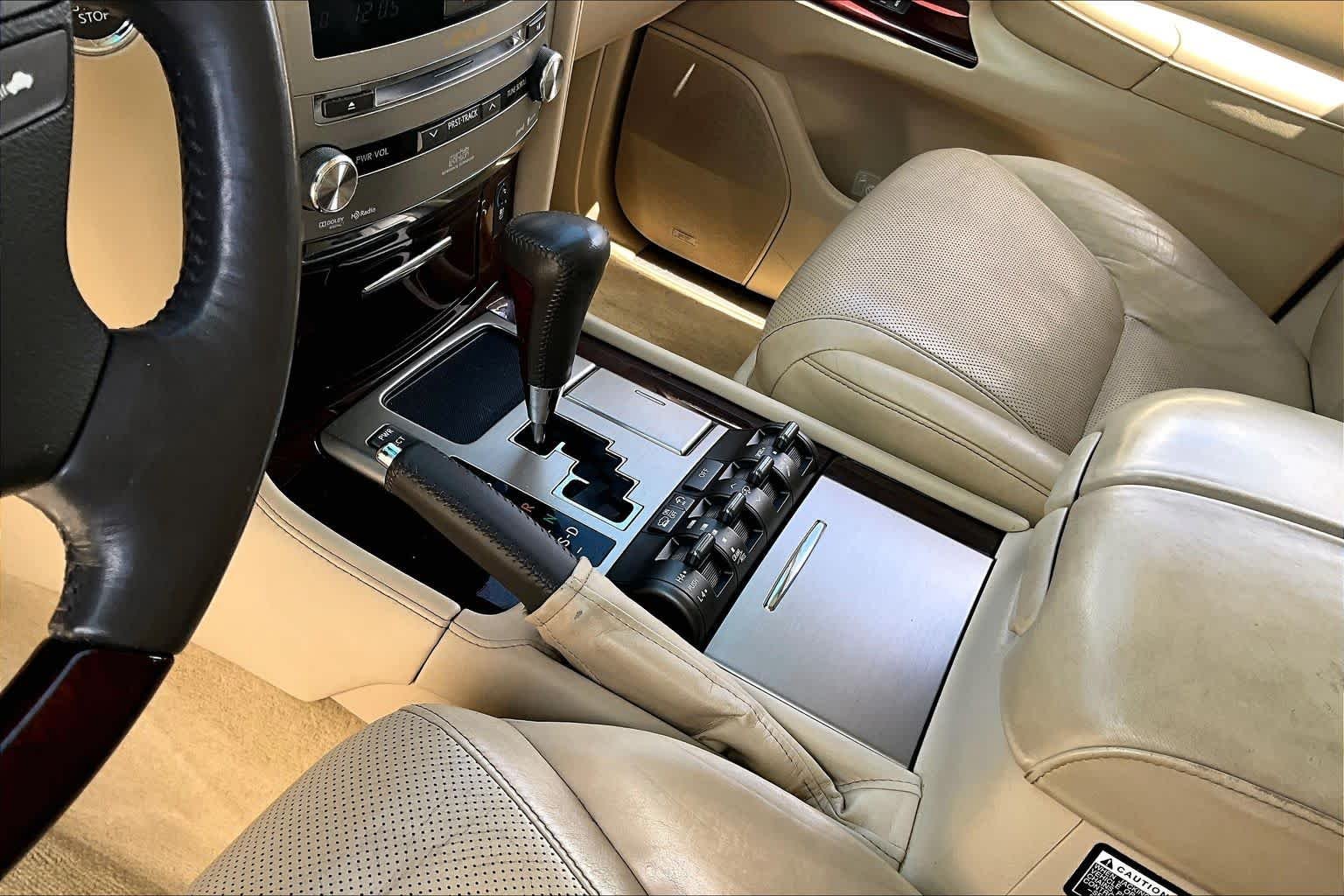 Used 2014 Starfire Pearl Lexus  image 14