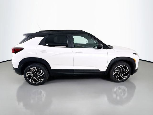 New 2026 Iridescent Pearl Tricoat Chevrolet RS image 10