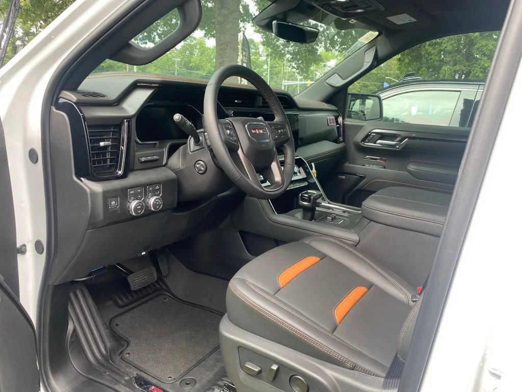 New 2026 Summit White GMC AT4 image 32