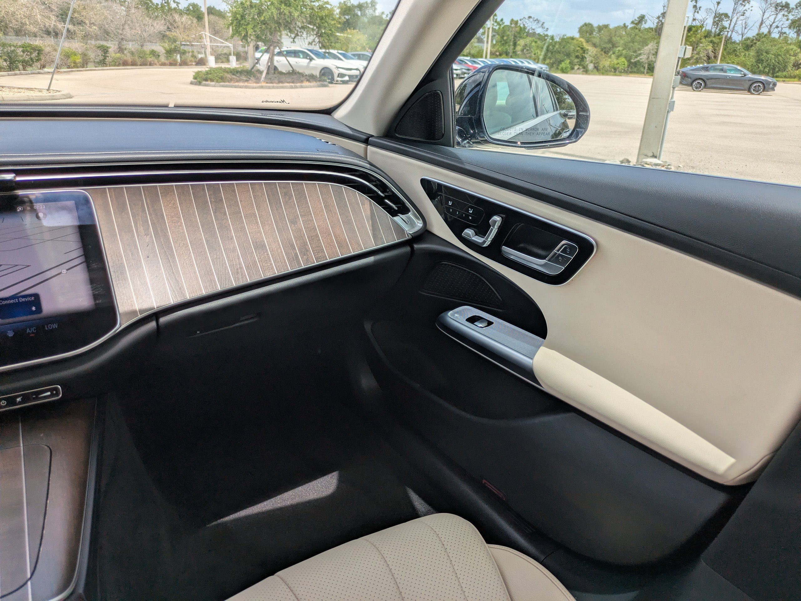 Used 2025 Obsidian Black Metallic Mercedes-Benz E 350 image 19