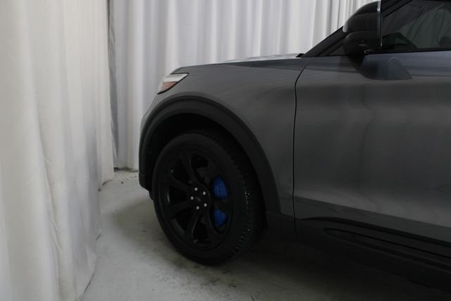 Used 2023 Gray Ford ST-Line image 33