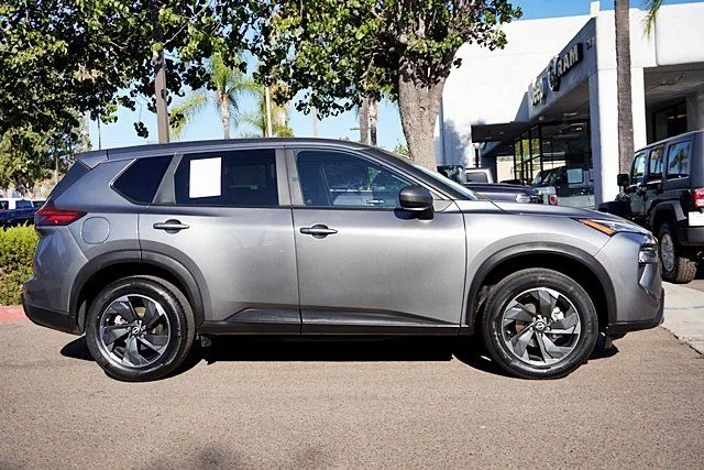 Used 2024 Nissan Rogue SV with VIN JN8BT3BBXRW431590 for sale in Poway, CA