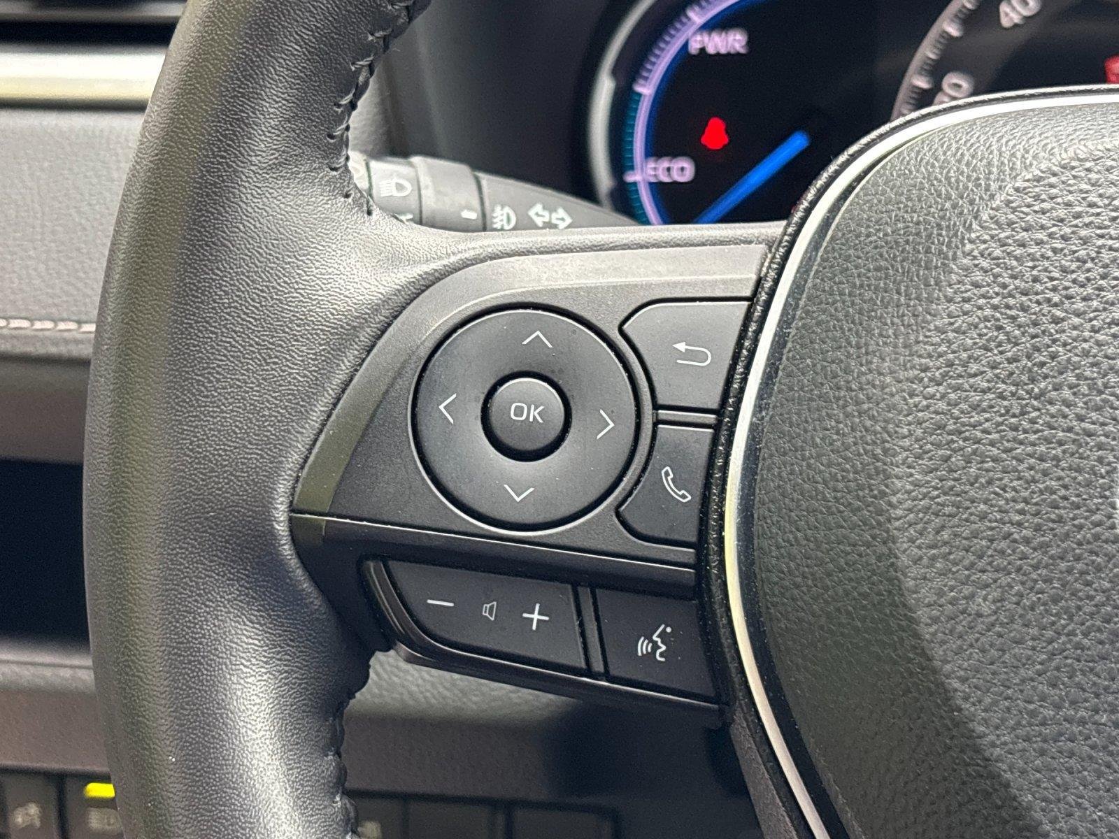 Used 2023 Wind Chill Pearl Toyota XLE Premium image 18