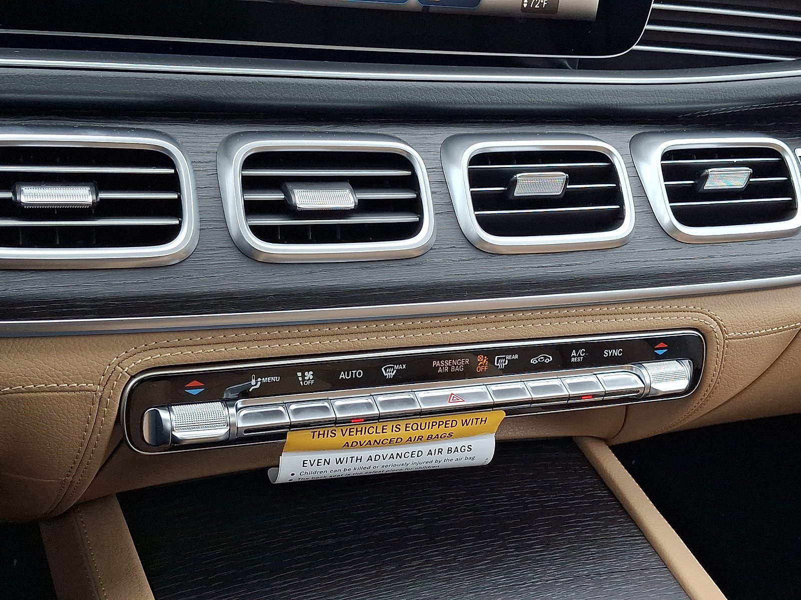 New 2026 MANUFAKTUR Moonlight White Metallic Mercedes-Benz GLE 350 image 11