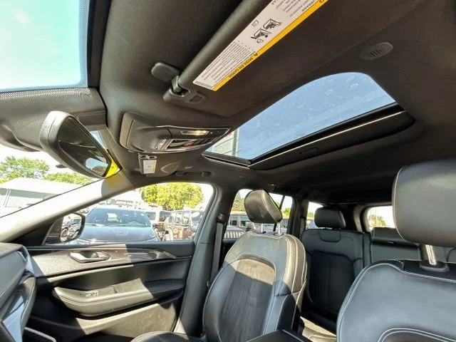 Used 2022 Gray Jeep Altitude image 33