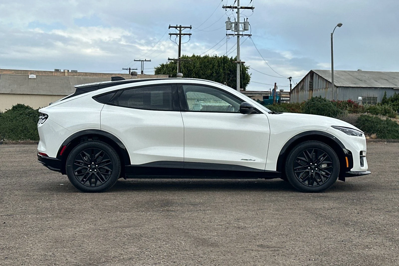 New 2026 Star White Metallic Tri-coat Ford Premium image 2