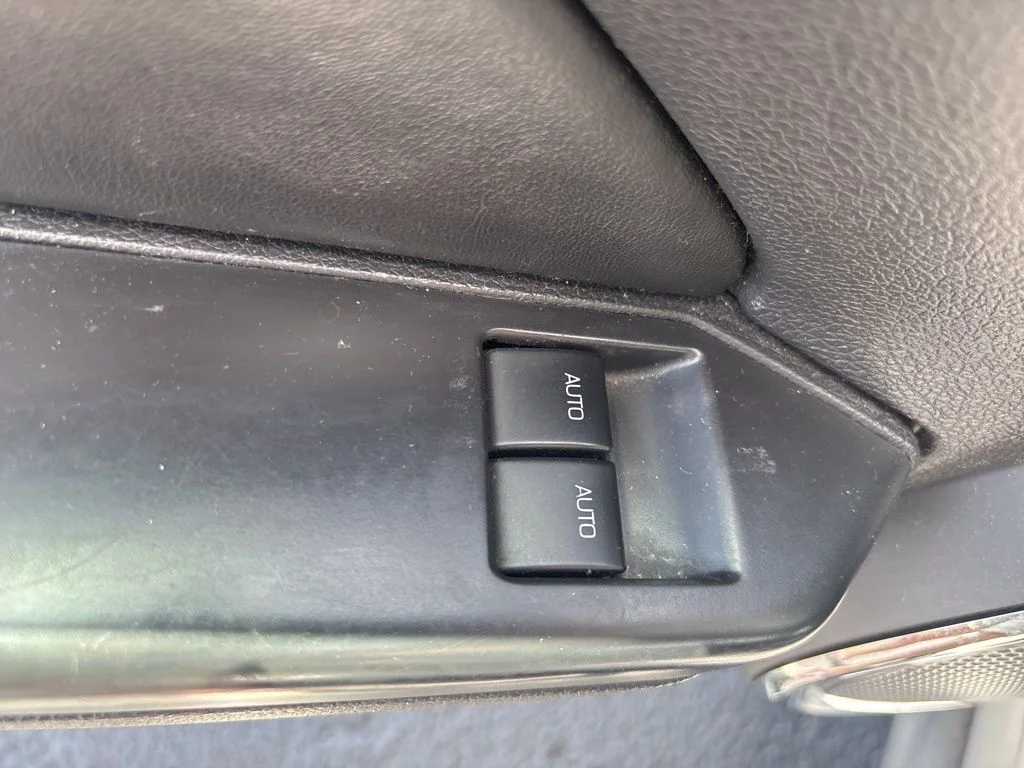 Used 2010  Ford GT Premium image 6